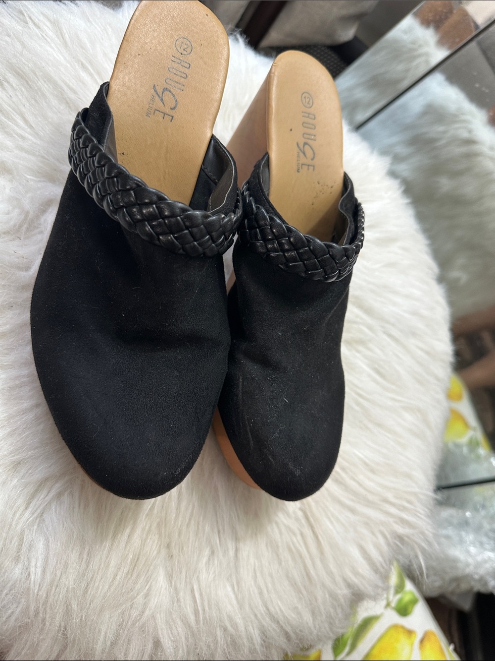 Rouge Helium Black Braided Suede Mules